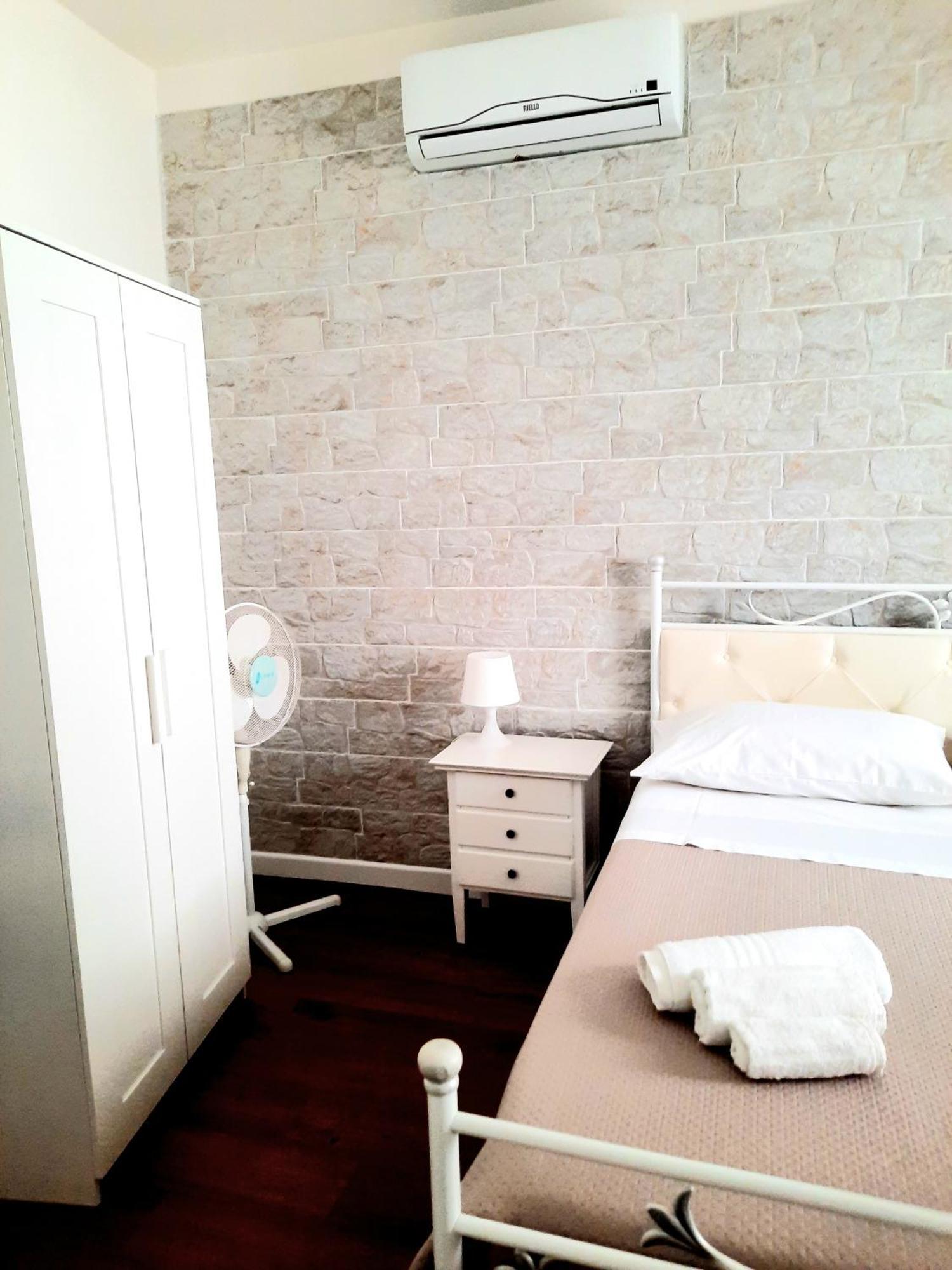 Guest House Santa Caterina Monopoli Exteriör bild